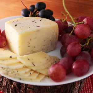 Сыр итальянский Качотта с пажитником
